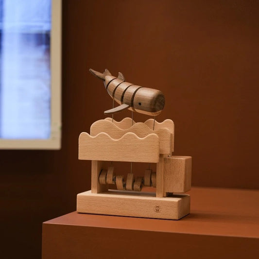 Handmade - Moving Whale